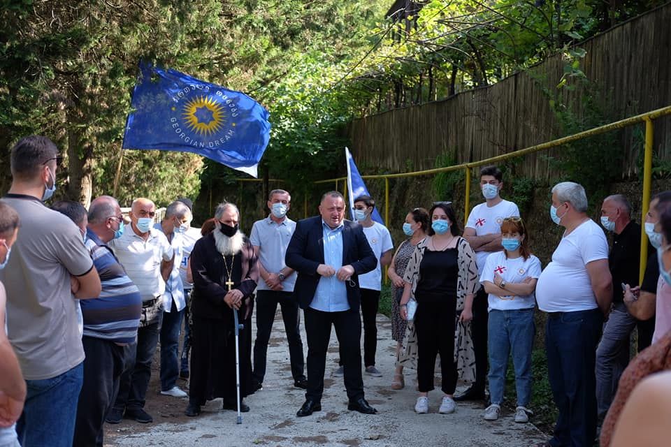 ,,ქართული ოცნების” ჭიათურის მერობის კანდიდატი მოსახლეობასთან შეხვედრებს აგრძელებს