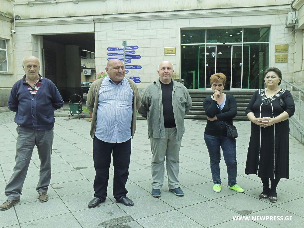 “უამრავი სოციალურად დაუცველი ითხოვს დახმარებას, მერია კი კონდიციონერებს ყიდულობს”