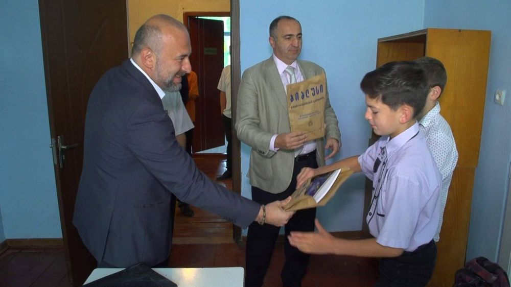 იმერეთის სკოლას, სადაც 5 ბავშვი სწავლობს, სასწავლო წლის დაწყება იმერეთის გუბერნატორმა მიულოცა