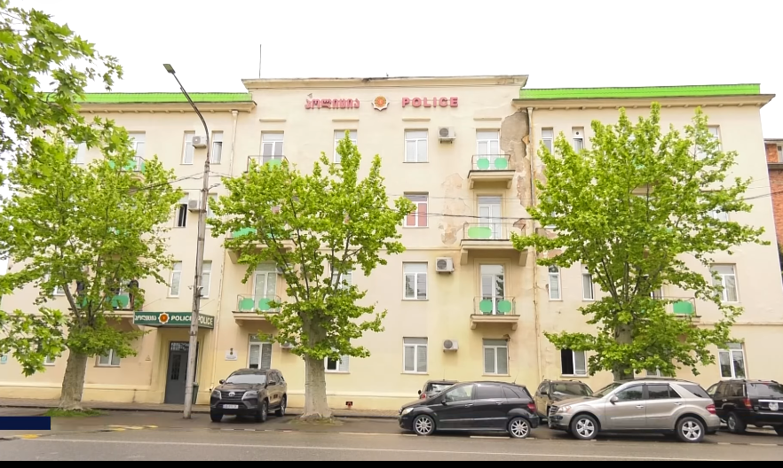 თერჯოლაში პოლიციამ განსაკუთრებით დიდი ოდენობით ნარკოტიკი ამოიღო – დაკავებულია 3 პირი