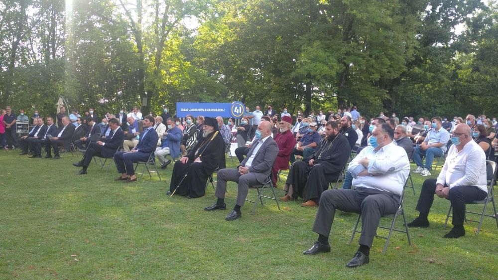 “მმართველ გუნდს გამარჯვება ყველამ უნდა მივულოცოთ” – მეუფე იოანე
