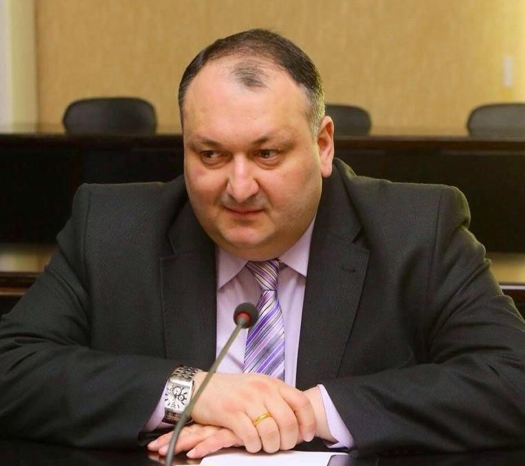 “ვისაც არ ძალუძს სუფთა ხელებით იმუშაოს, მისი ადგილი ჩვენს ხელისუფლებაში არაა”