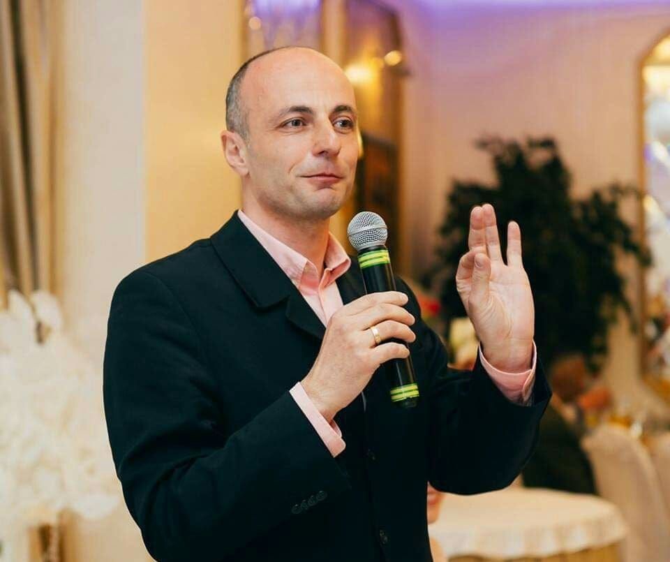 “ADIOS ქუთაისი! მადლობა ბოლო 13 წლისთვის”–ქუთაისელი ახალგაზრდის იძულებითი ემიგრაცია