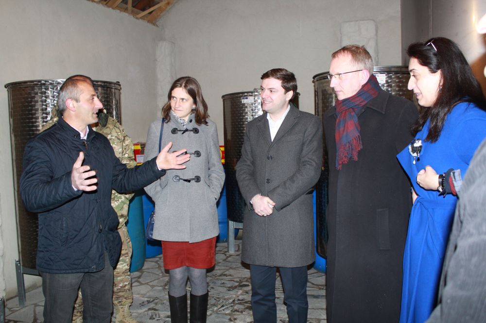 მინისტრის მოადგილემ და ჩეხეთის ელჩმა იმერეთში კოოპერატივები დაათვალიერეს