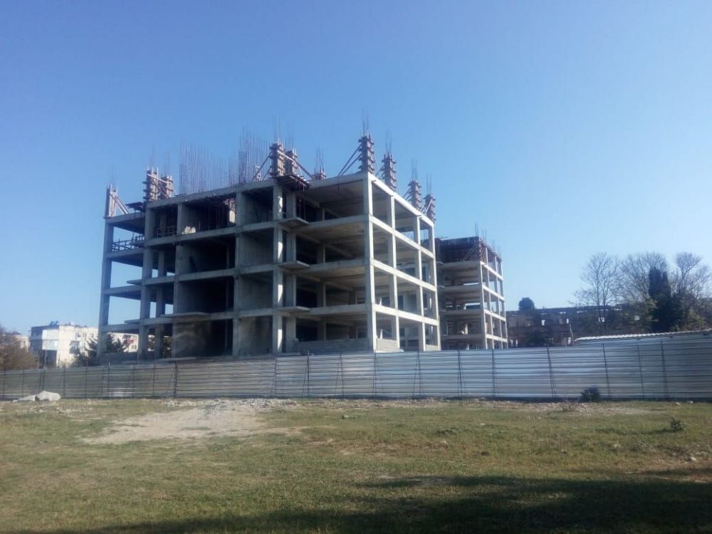 ქუთაისში მშენებარე კორპუსიდან მუშა გადმოვარდა
