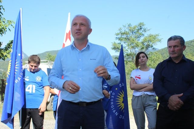 ლადო ჯურხაძე ხონის მერობას  სამი კომპანიის დირექტორობას უთავსებს