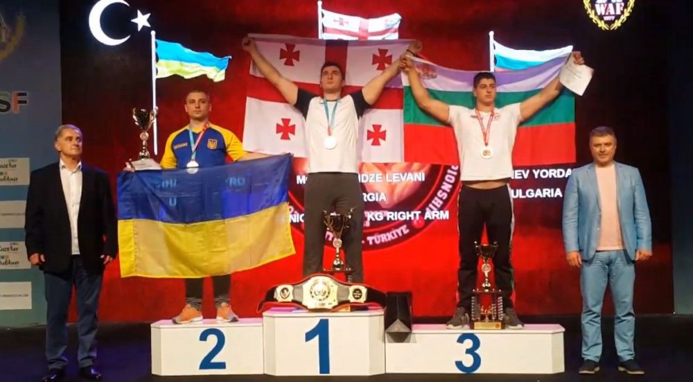 ქუთაისელი ლევან მოწონელიძე მკლავჭიდში მსოფლიო ჩემპიონი გახდა