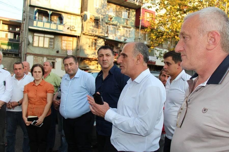 ნუგზარ სურმანიძე წინასააჩვენო კამპანიის ფარგლებში მოსახლეობასთან შეხვედრებს აგრძელებს (R)