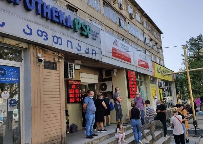 ქუთაისში “საუკუნის ქურდობის” ფაქტზე დაკავებულები ბრალს არ აღიარებენ