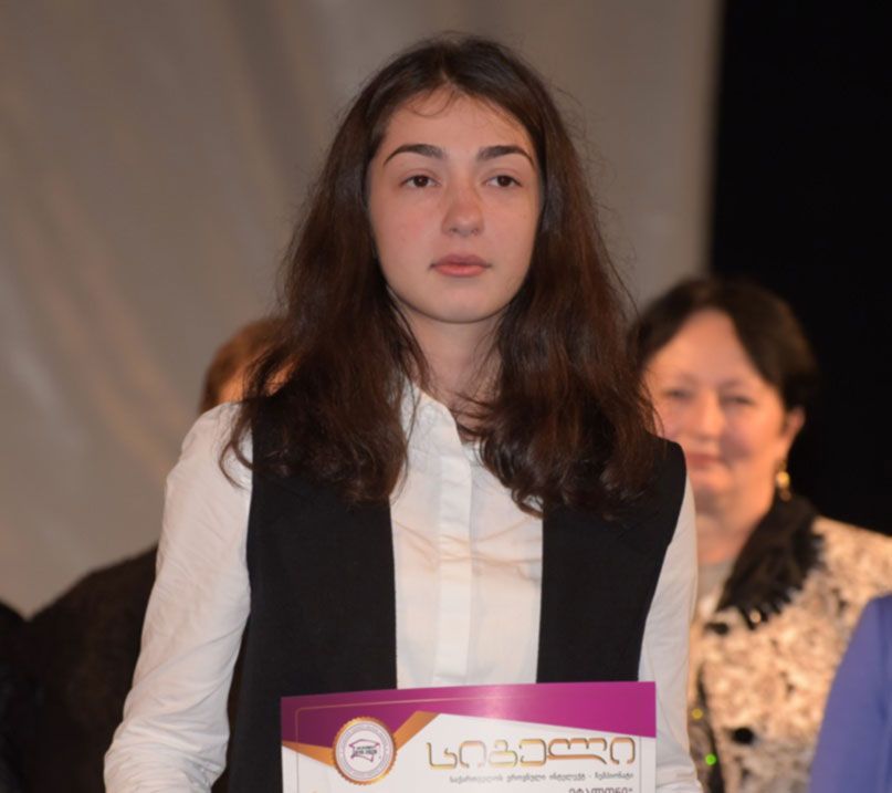 იმერეთში  “ეტალონი 2019-2020”-ის გამარჯვებული ქუთაისელი პირველსკოლელი მარიამ მებუკე გახდა