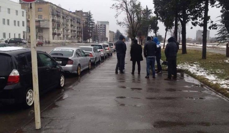 პარლამენტთან უსაფრთხოების კუნძული და შუქნიშანი მოეწყობა