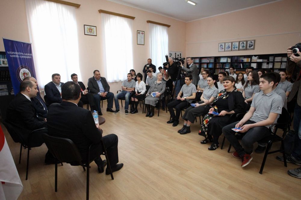 ქუთაისის მე-3 საჯარო სკოლას  საგარეო საქმეთა მინისტრი ეწვია