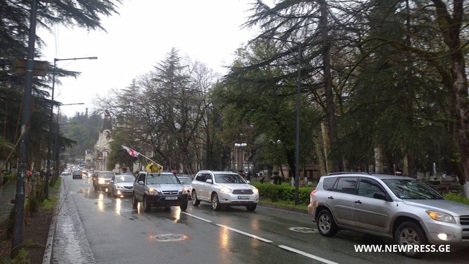 ნამახვანჰესის მოწინააღმდეგეთა ნაწილმა პროტესტი ქუთაისში გააგრძელა