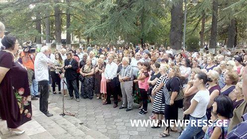 “მარჯვენა და მარცხენა, ყველა ხაზავს ხუთიანს!”-მურმან დუმბაძე