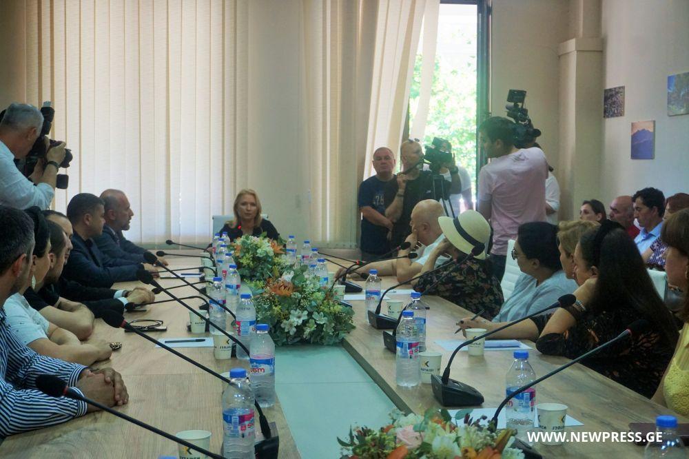 “ვფიქრობთ, გავუადვილოთ ლოჯისტიკა იმ ტურისტებს, რომლებიც შემოვლითი გზებით შემოვლენ ქვეყანაში”