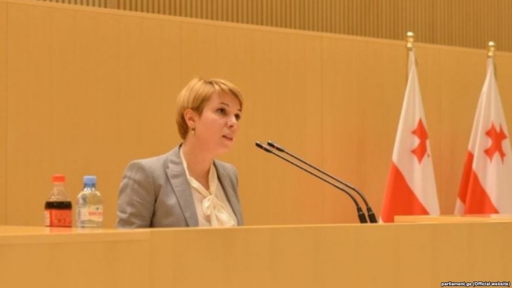დღეს, პარლამენტში ნინო ლომჯარიას მოუსმენენ
