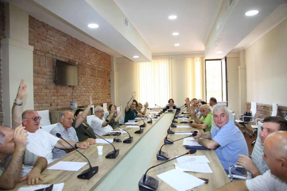 ქუთაისის მერის მრჩეველთა საბჭოს თავმჯდომარე ნოდარ ჯიქია გახდა