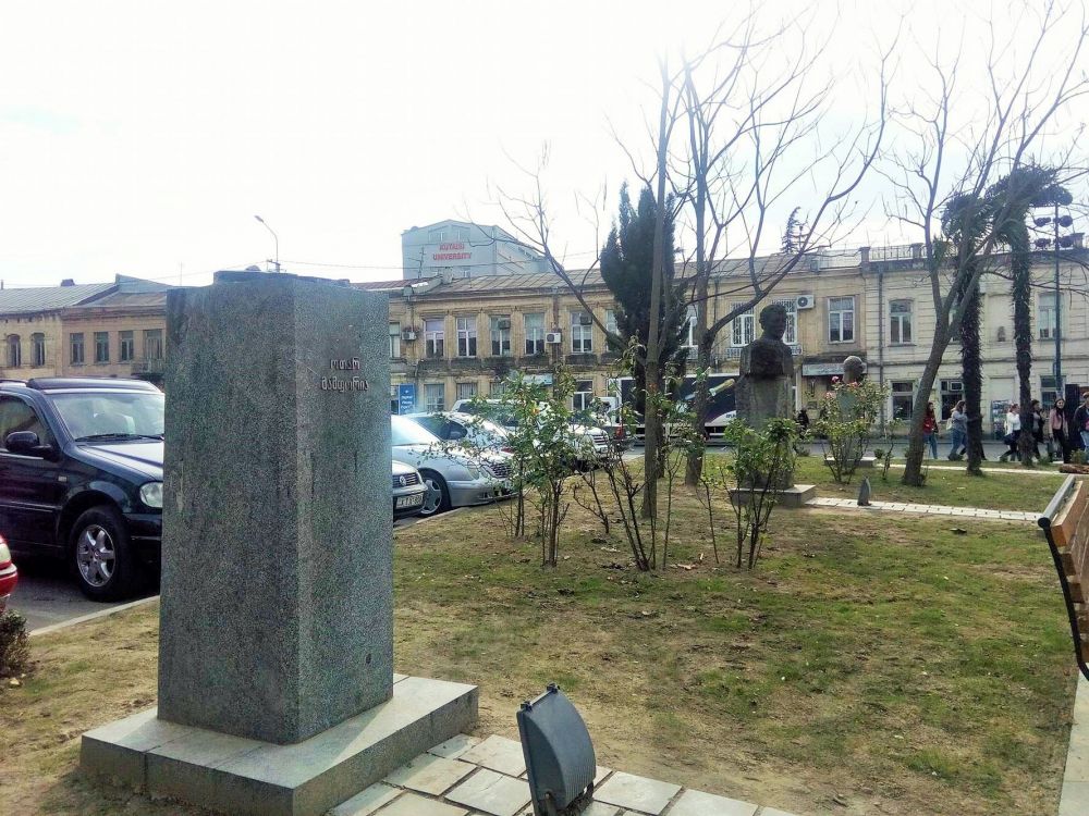 რა გახდა ოთარ მამფორიას ძეგლის გაუჩინარების მიზეზი?
