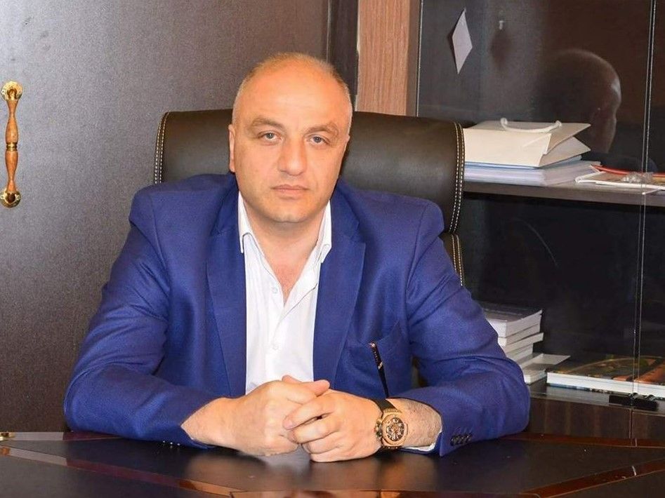 დაპირისპირება ჭიათურაში – პაატა ნადირაძეს პოლიციის უფროსი პროვოკაციებს უწყობს?