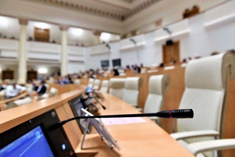 მერს უფლებამოსილება ბიუჯეტის დაუმტკიცებლობის გამო აღარ შეუწყდება