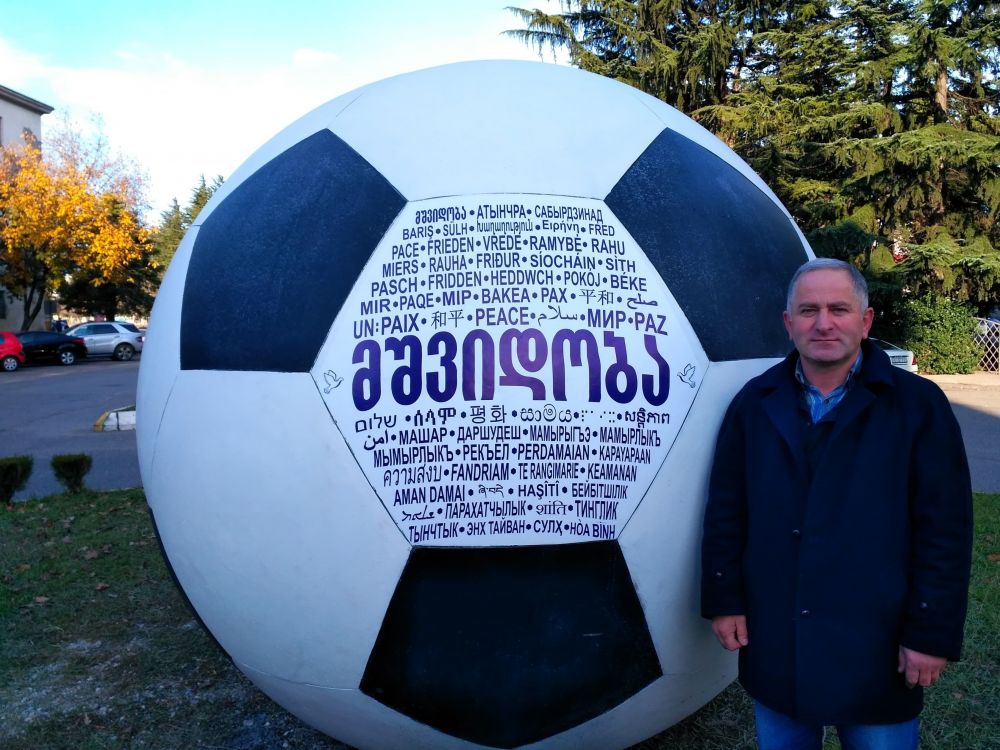 “ამერიკის პრეზიდენტს და მსოფლიო ლიდერებს მინდა “მშვიდობის ბურთის” მონუმენტი გადავცე” -ბესიკ ადამია