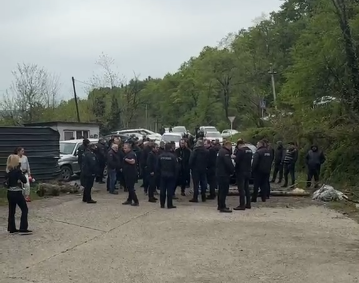 ჭიათურის  მაღაროებში პოლიციის თანამშრომლები შეიყვანეს