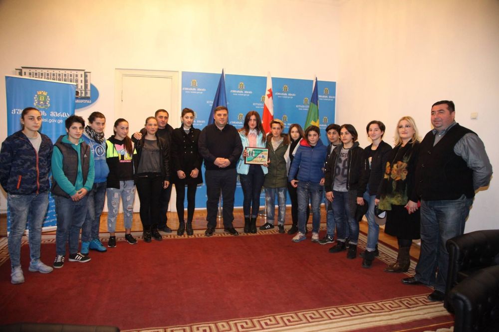 ქუთაისის მერი ქალთა ფეხბურთის გუნდს შეხვდა