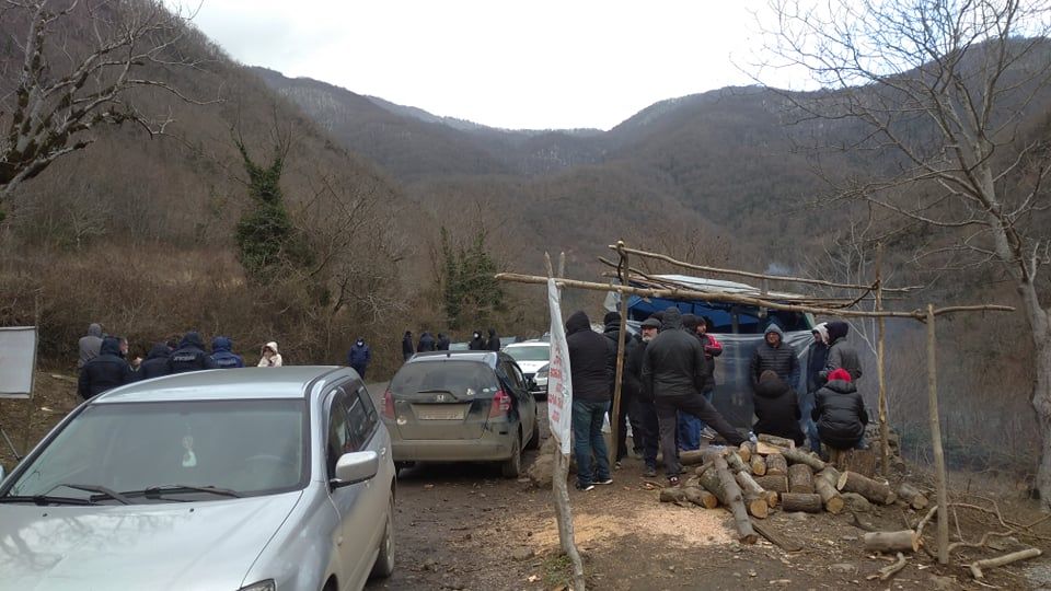 რიონის ხეობაში დაპირისპირებას სამოქალაქო აქტივისტის დაკავება მოყვა