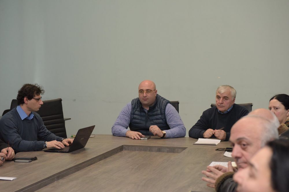 ქუთაისის მერის  მრჩეველთა საბჭო გიორგი ჭიღვარიას განმარტების გაკეთებისაკენ მოუწოდებს