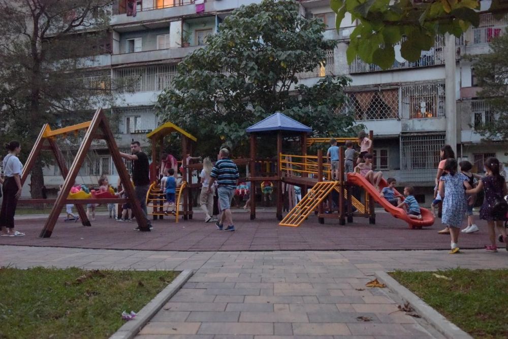 ქუთაისში, რუსთაველის ქუჩაზე განახლებული სკვერი გაიხსნა