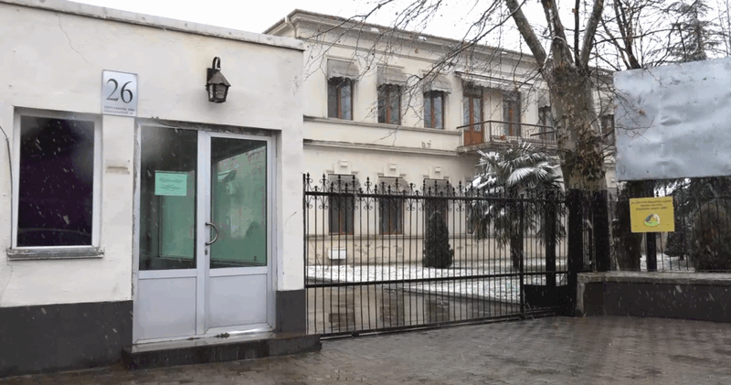 სოციალური მომსახურების სააგენტოს იმერეთის ცენტრში ჭერის ჩამონგრევის შედეგად მოქალაქე დაშავდა