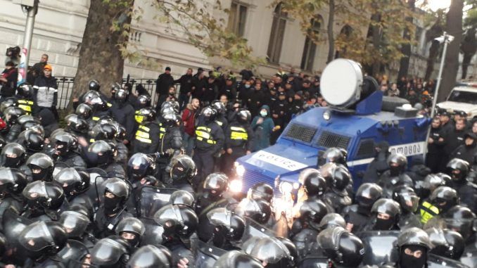 თბილისში, რუსთაველის გამზირზე აქციის დროს 37 პირი დააკავეს