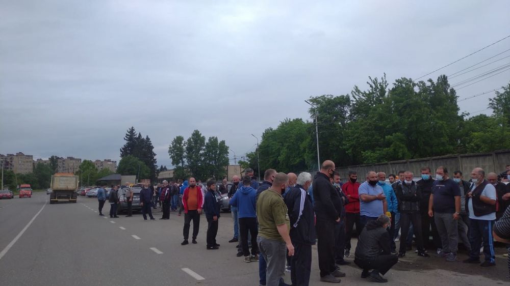 ქუთაისში ტაქსის კომპანია “მაქსიმის” მძღოლები გაიფიცნენ
