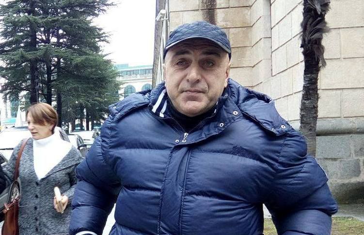 “ასეთი ცხოვრება თვითმკვლელობისკენ მიბიძგებს”-თამაზ მონიავა