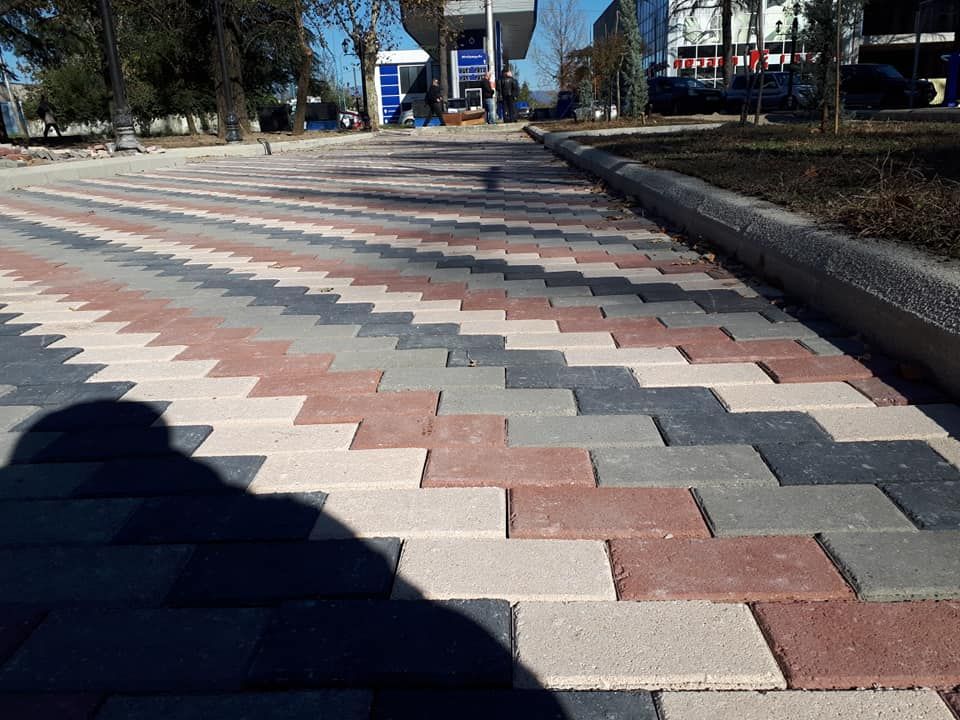 ქუთაისში, ასათიანის ქუჩაზე ტროტუარები დეკორატიული ფილებით მოეწყობა