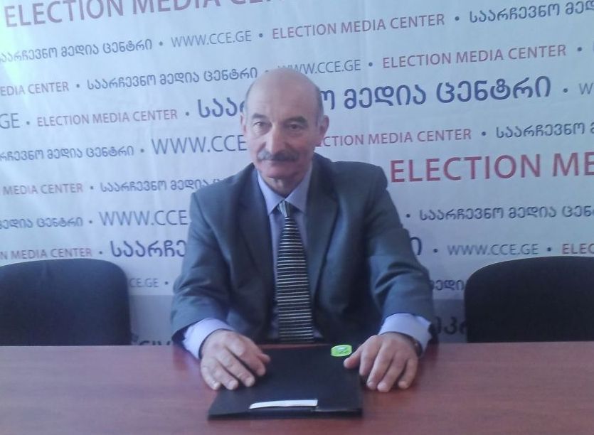 „ქართული ოცნების“ მაჟორიტარი დეპუტატობის კანდიდატს კანონდარღვევაში ადანაშაულებენ
