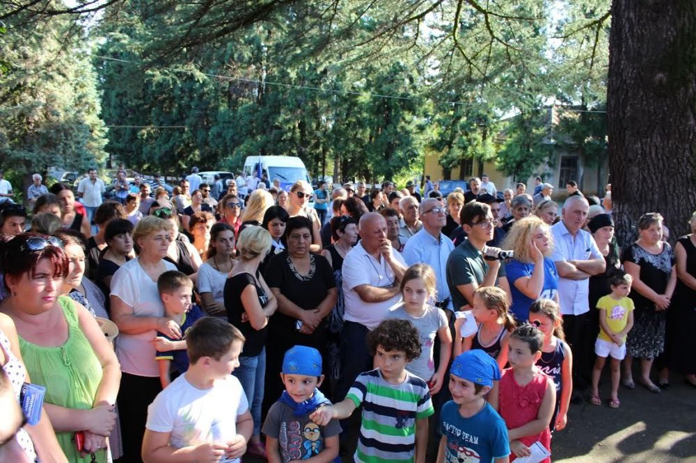 “რაც თქვენთან ასაწონ-დასაწონი არ მაქვს, ეს ჩემი მშობლიური ანასეულის სიყვარულია“ (R)