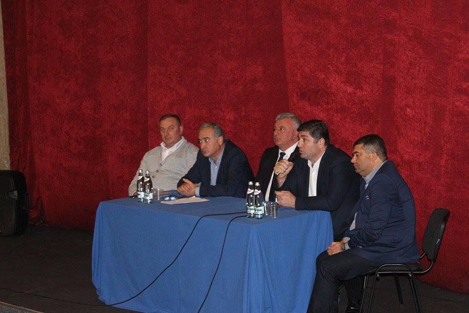 თამაზ ნავერიანმა და რუსლან გაჯიევმა მორიგი წინასაარჩევნო შეხვედრები გამართეს (R)
