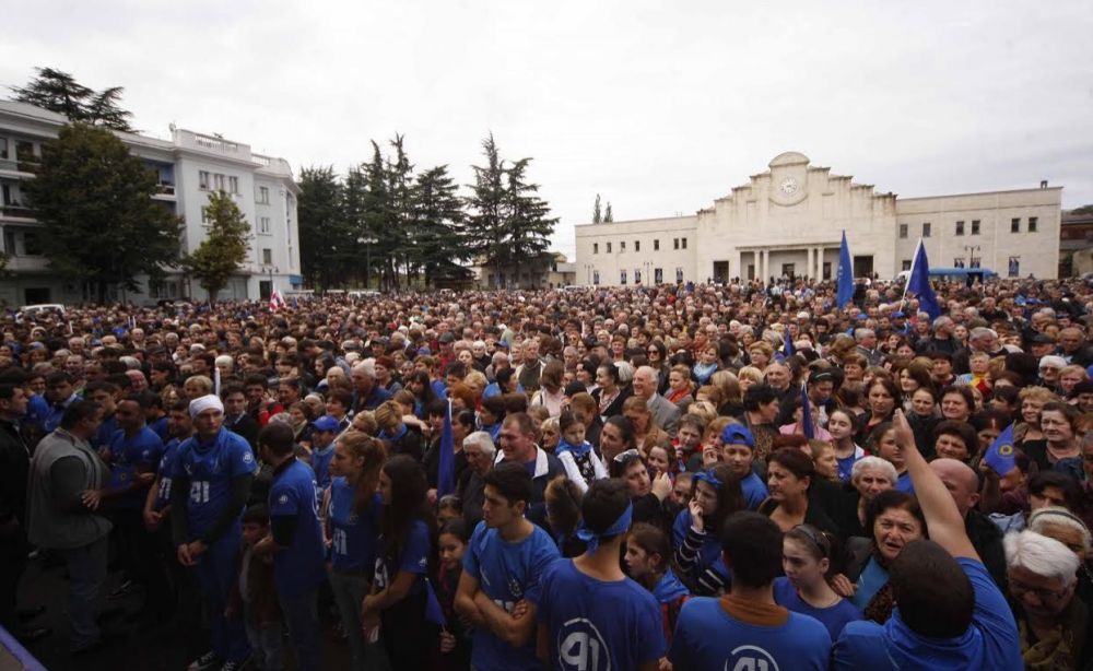 “მენატრება ის დრო, როცა მეტი სიყვარული იყო საქართველოში” (R)