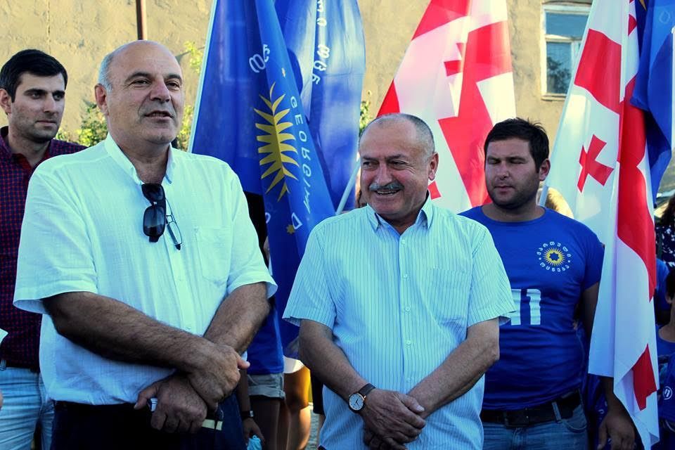 იოსებ მაკრახიძე და ირაკლი მეზურნიშვილი   მოსახლეობას შეხვდნენ (R)