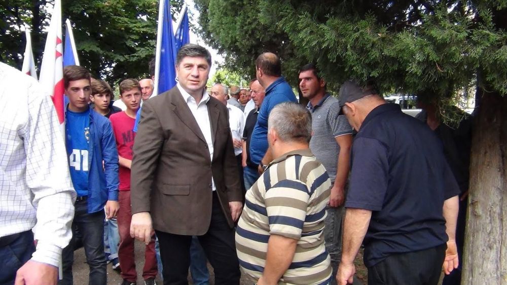 თამაზ ნავერიანი მოსახლეობას შეხვდა (R)