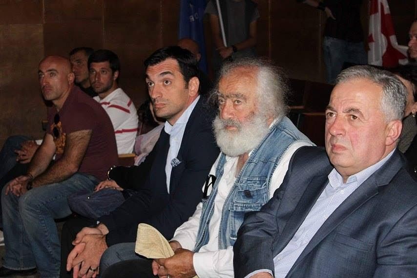 რუსთავის მაჟორიტარი დეპუტატობის კანდიდატები კულტურის სფეროს მუშაკებს შეხვდნენ (R)