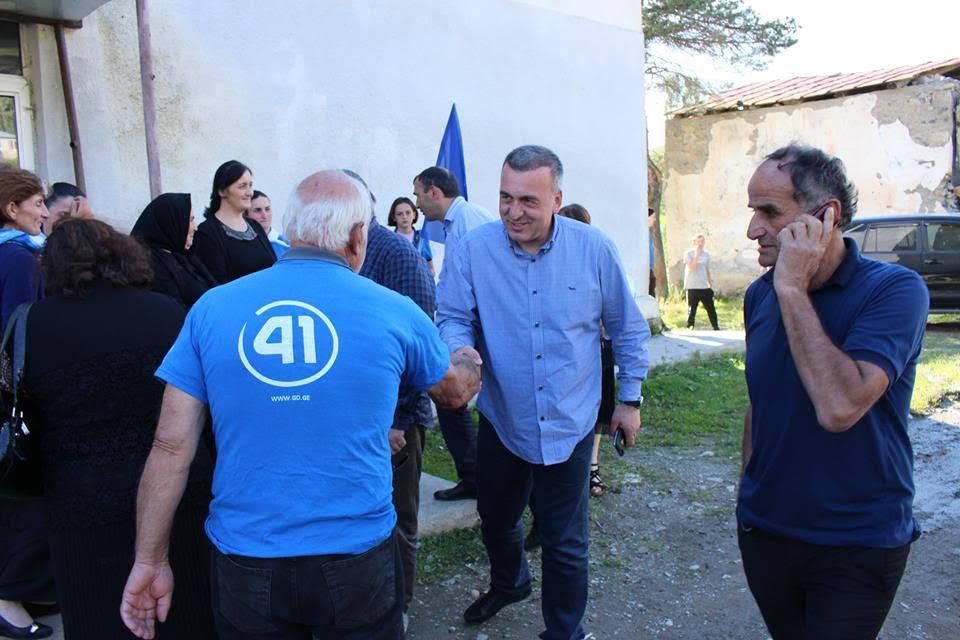 ” ვიცი თითოეული დაპირების ფასი და ისიც, თუ რა მნიშვნელოვანია თქვენთვის, გყავდეთ საიმედო დასაყრდენი პარლამენტში“ (R)