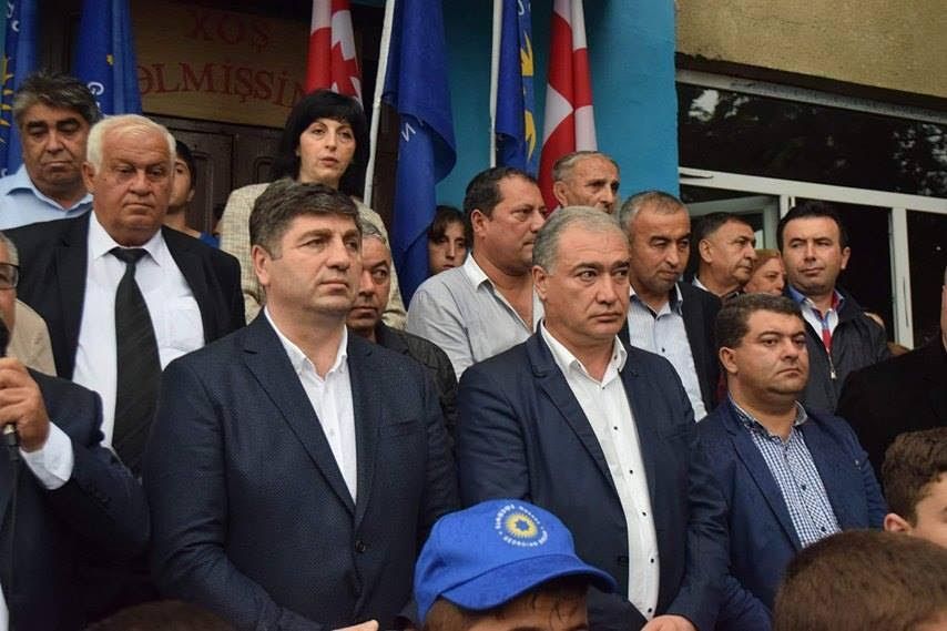 თამაზ ნავერიანი და რუსლან გაჯიევი სოფელ ყიზილაჯლოს მოსახლოებას შეხვდნენ (R)
