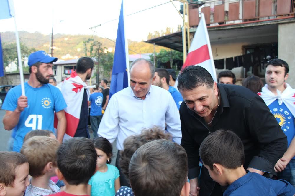 მუხრან ვახტანგაძე და ნუგზარ სურმანიძე  ბათუმში ამომრჩევლებს შეხვდნენ (R)