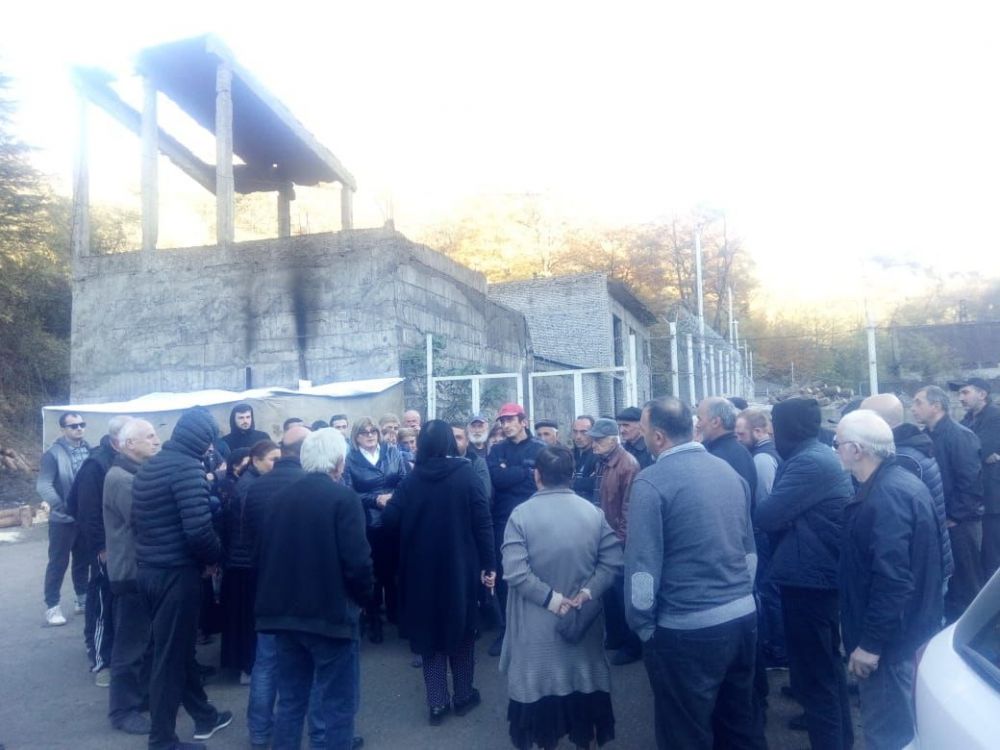 “სოფელი ეკოლოგიური კატასტროფის წინაშე დგას, დაზიანებულია სახლები და დაიბზარა ეკლესია”