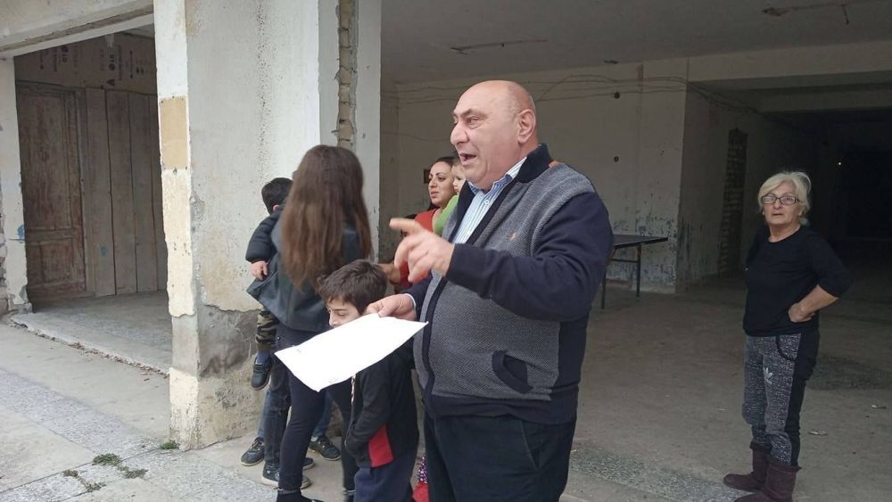 “ქუთაისის მერიაში 300 000 ლარამდე დანამატს არაფრის კეთებაში იღებენ”