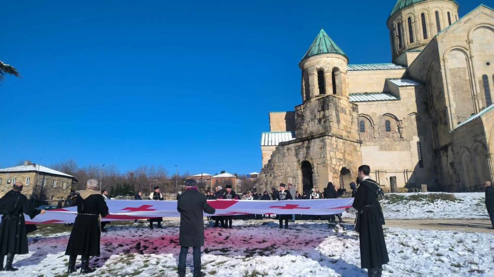 ქუთაისში საქართველოს სახელმწიფო დროშის დღე აღნიშნეს