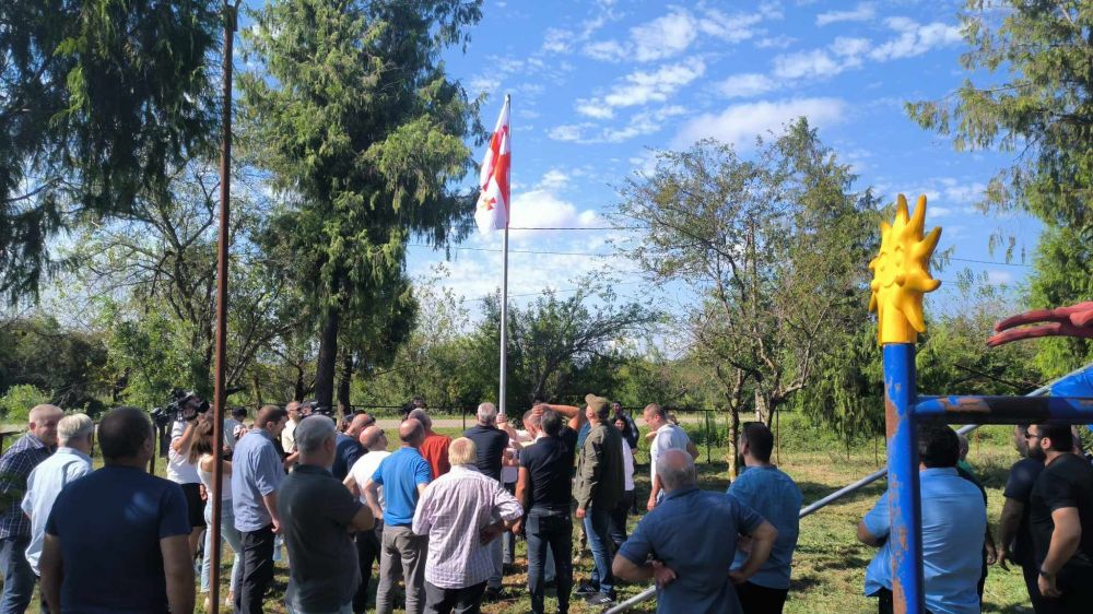 „გამარჯვების პლატფორმის“ ლიდერებმა წყალტუბოში საქართველოსა და ევროკავშირის დროშები აღმართეს
