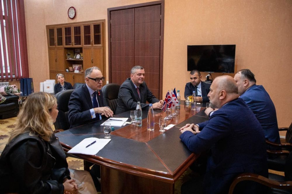 ქუთაისს დიდი ბრიტანეთისა და რუმინეთის ელჩები სტუმრობენ